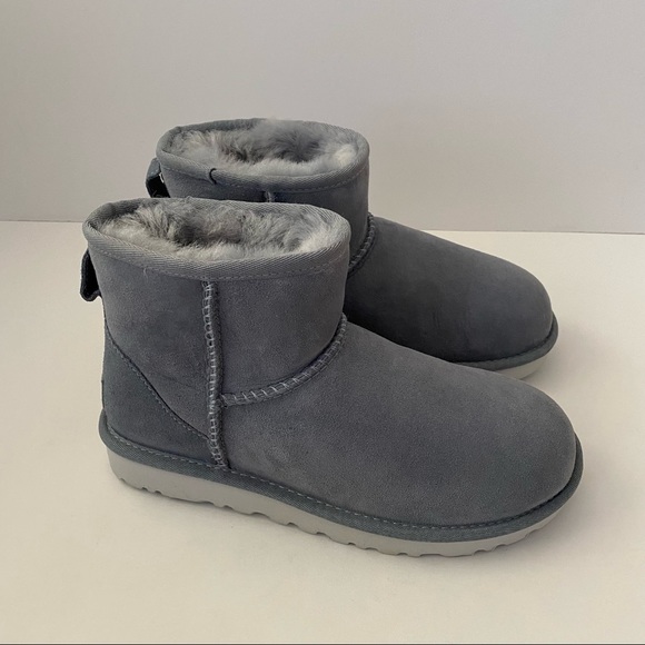 UGG Classic Mini Boots Ash Fog 6 New without Box - Picture 2 of 14